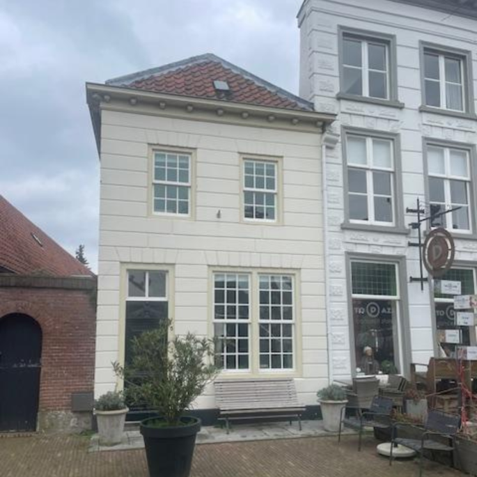Bekijk foto 1/5 van house in Geertruidenberg